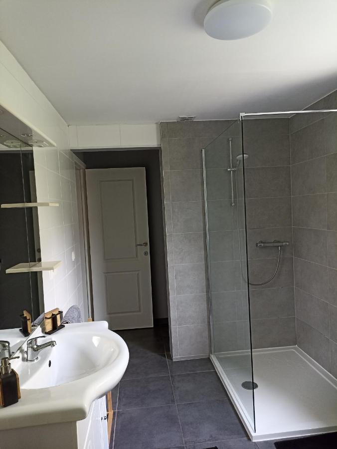 Loft Paisible Sur Les Hauteurs Du Centre Ville Spa Ngoại thất bức ảnh